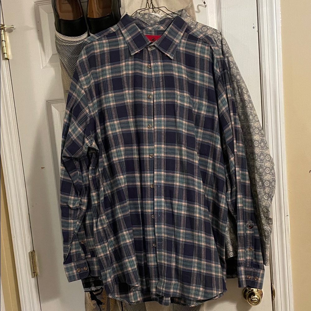 Southern proper extra large Navy & Teal Plaid Button-Up Shirt